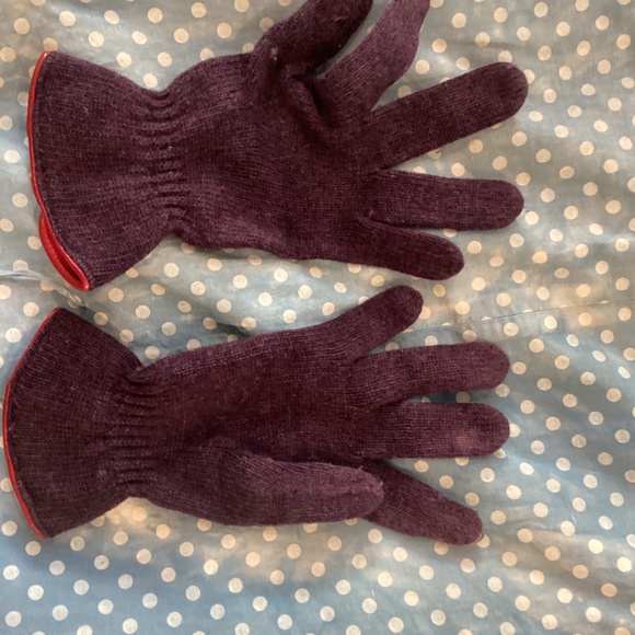 Purple wool gloves - Picture 3 of 3